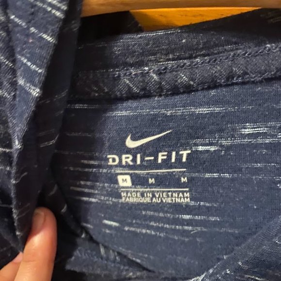 ✨Nike Women's Legend Pullover Hoodie✨ - Picture 3 of 3